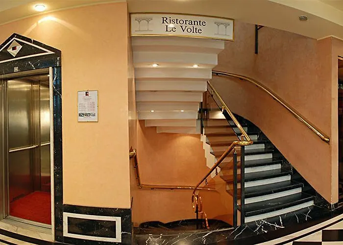 Отель Brunelleschi Милан