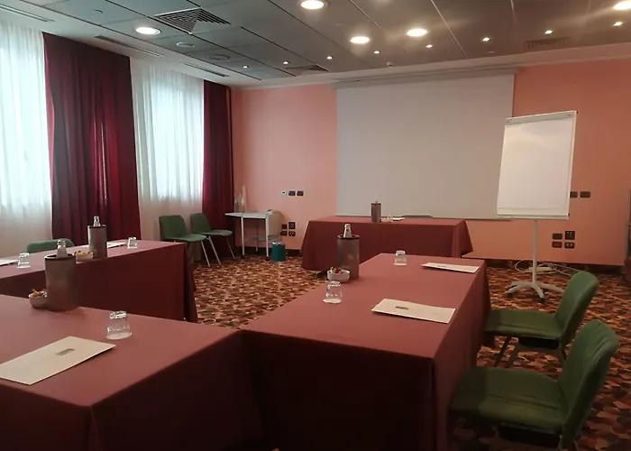 Отель Brunelleschi Милан