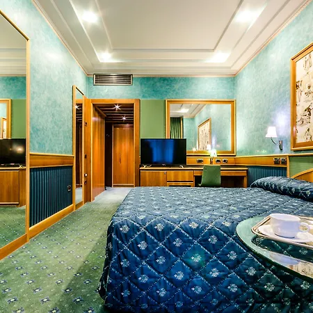 Szálloda Brunelleschi Milánó