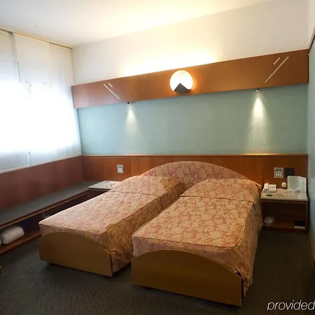 فندق برونيليشي 4*