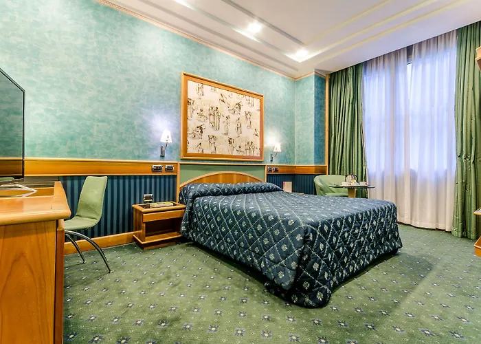 מלון Brunelleschi 4*