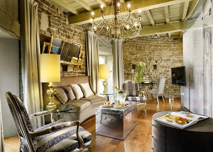 Brunelleschi Hotell 4*